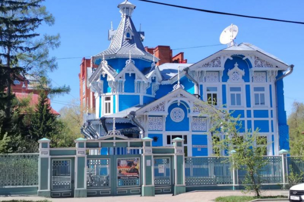 Бабродвиж в Томске: выставка «В поиске сюжета», мастер-класс «Стринг-арт» и спектакль «Обыкновенная история»