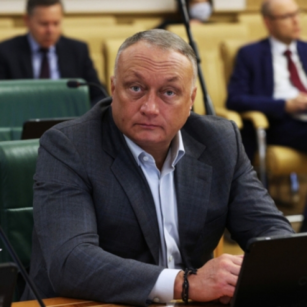 Дмитрий Савельев: Жизнь и Карьера Сенатора, Обвинения и Награды